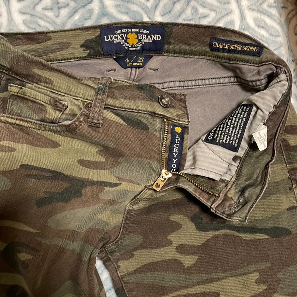 Lucky Brand Camo pants great condition